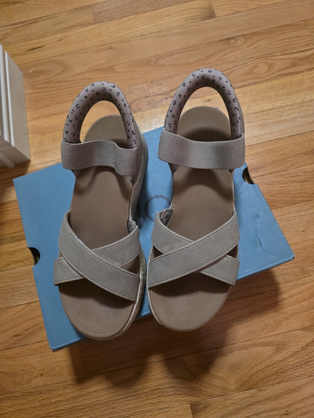 Sketchers Women's Taupe Strappy Comfort Sandals